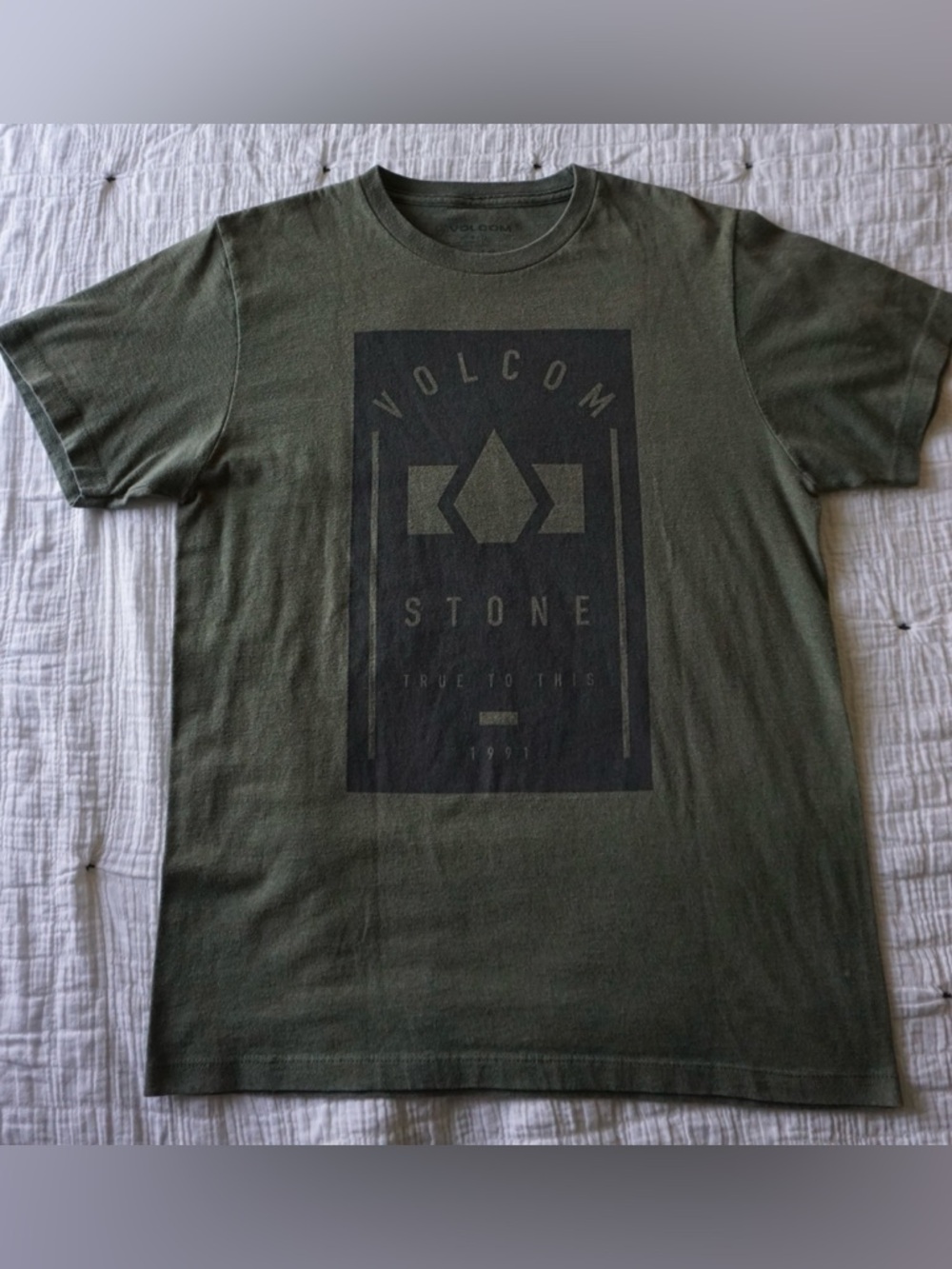 VOLCOM T-SHIRT